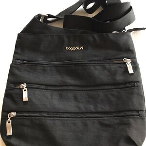 Baggallini big 3 zipper crossbody Purse travel organization Bag Black Pockets